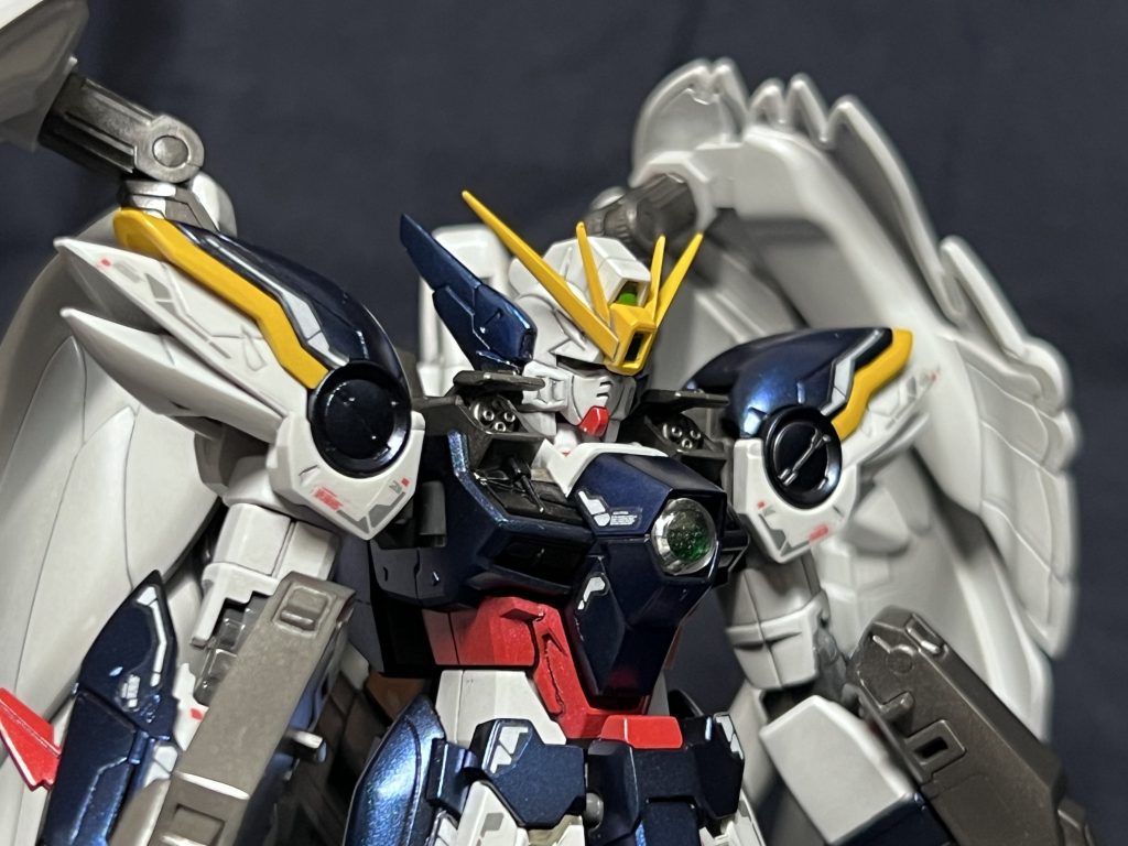 マシンキャノン展開。青は最初はプリズムブルーブラックのみでしたが、黒に寄りすぎたので上からサファイアブルーを吹いて青に寄せました。