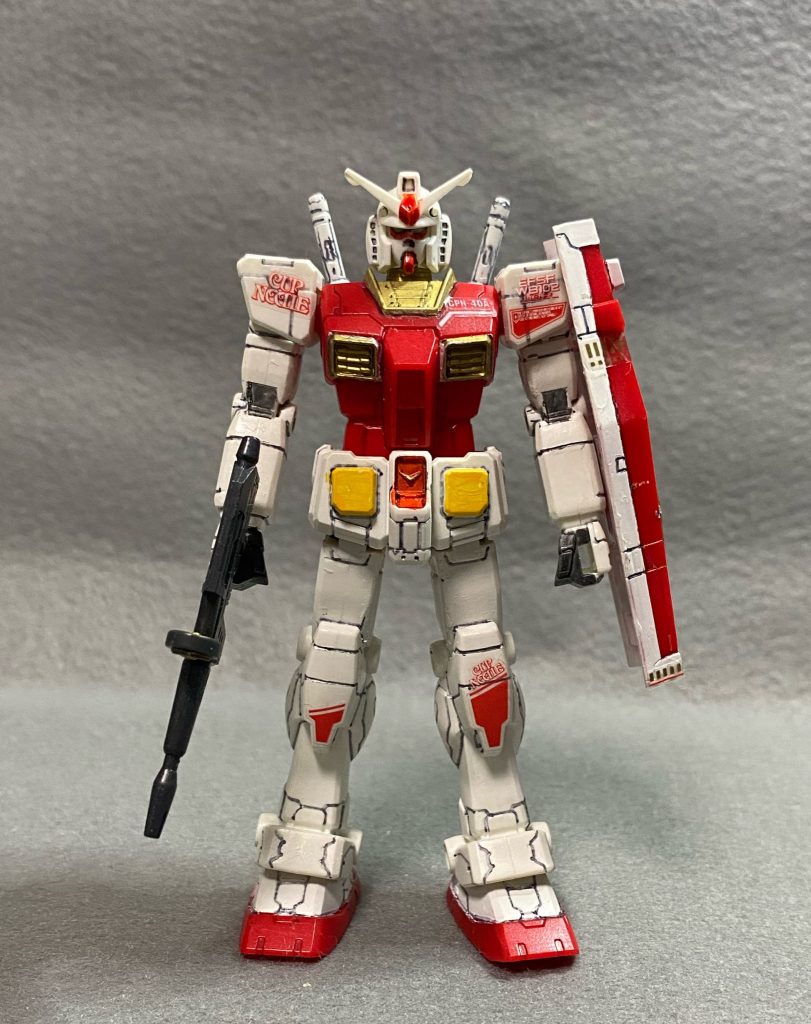 ガンダムガンプラ復帰してまもない頃の作品です。おまけらしく太もも内側に肉抜き穴がありましたがラッカーパテで埋めてみたところです。