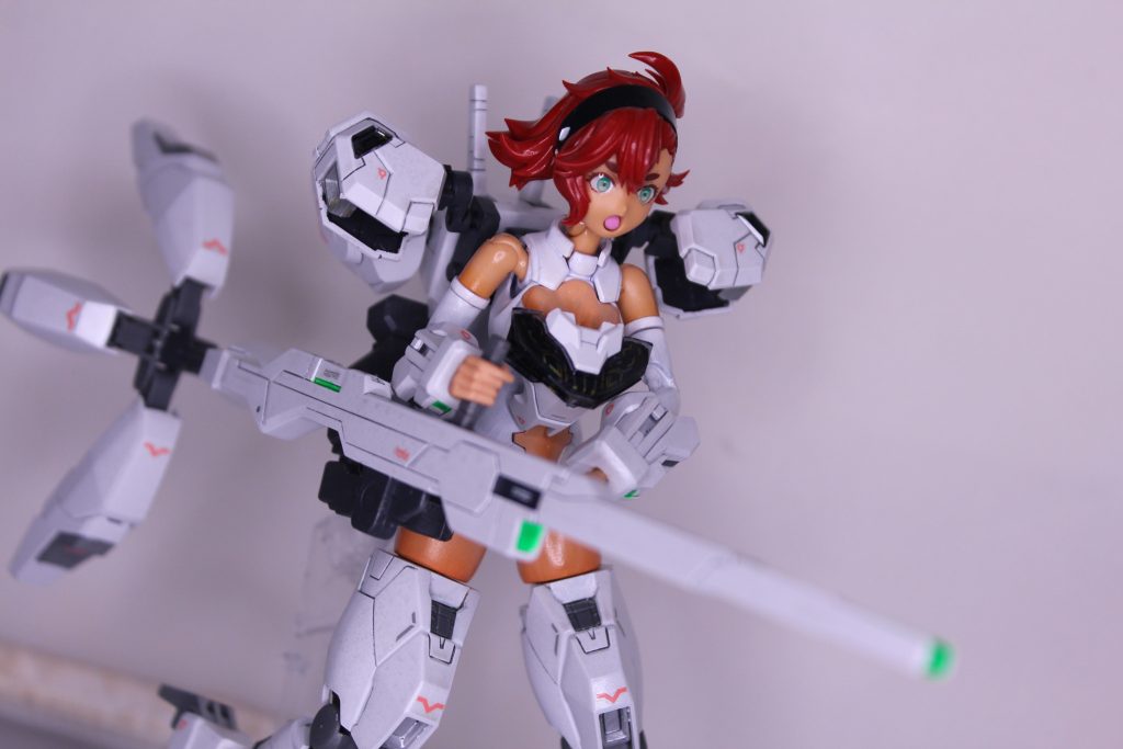 肩アーマーは、ミオリネの時と同様に背中（バックパック）から伸ばしてみました【30MSやMGSの小部品を色々】