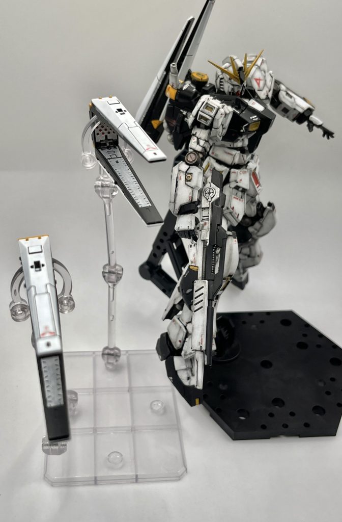 ファンネルはエナメル塗料で塗装。いつかハイニューも作ろうと思ってましたが、この工程はもうやりたくないですね笑（皆さん仰る気持ちがよくわかります）