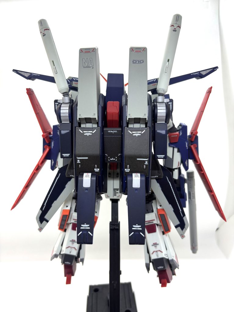 ミサイルポットは取って付けた感にしたかったので色を変えてみました。後は先人の方々を参考にしました。