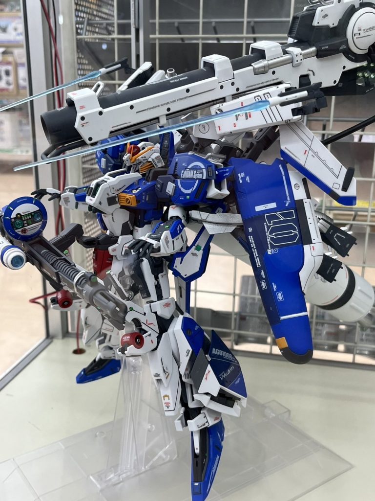 Ex-sガンダム・外宇宙巡航及び敵要塞鎮圧用装備–2枚目/制作者：TAIHOU