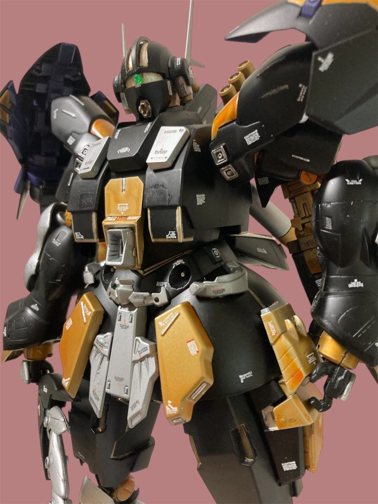 ベタですが腹部にメガ粒子砲を装備