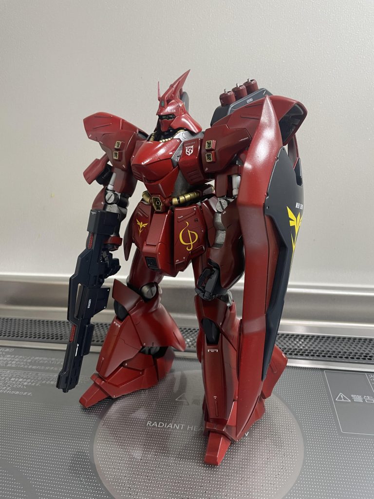 旧MGやけど造形は好きです。肩幅が大きくマッチョな感じただ手首が回らないのが残念…後箱がクソでかい