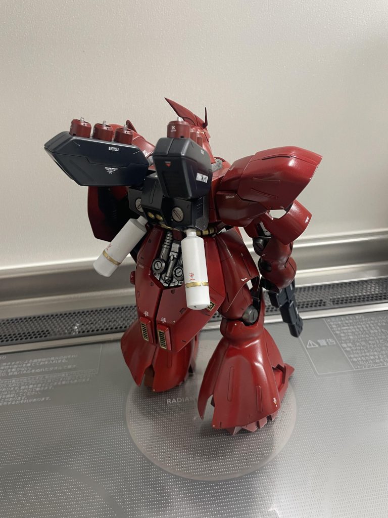 バックショットアクリジョンで赤の発色がなかなか出なくて苦労した…5〜6回重ね塗りしましたクリアは半光沢