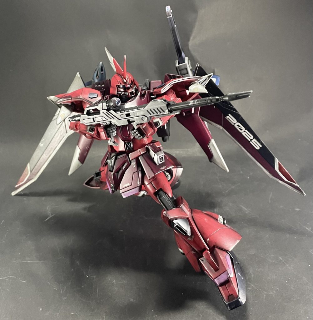 リアルタッチマーカーとドライブラシで汚れを入れています😁