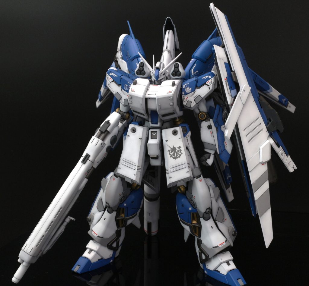 とにかく重いので、プロペラントタンク無しでは自立しません。ディスプレイスタンドに置いてもバランスを取らないと倒れる始末でポージングには苦労しました。