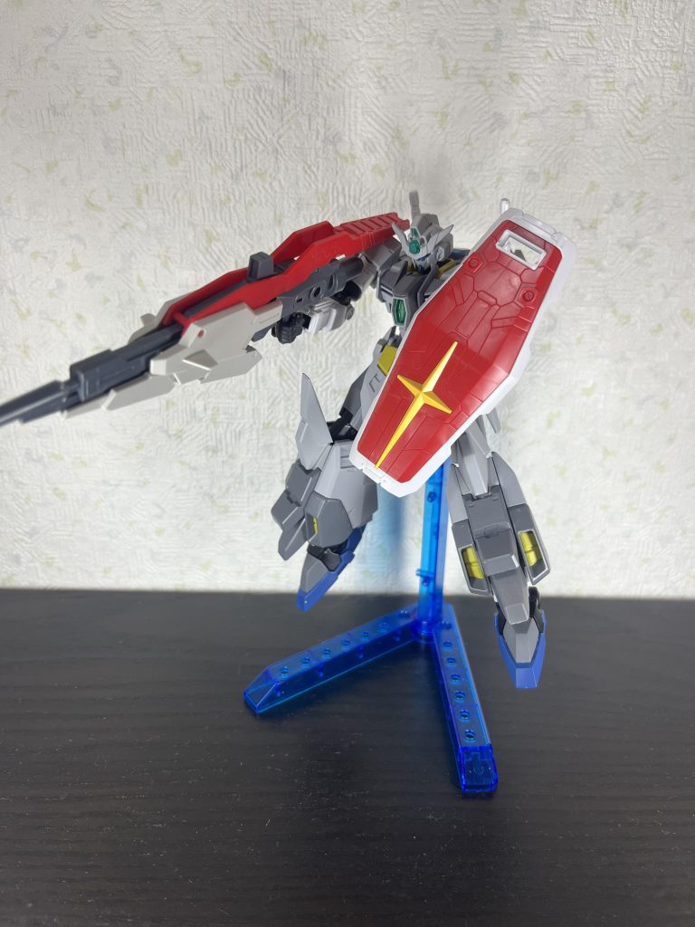 ライトニングガンダムのライフルを使ってます！でかいライフルっていいですよね(*^^*)