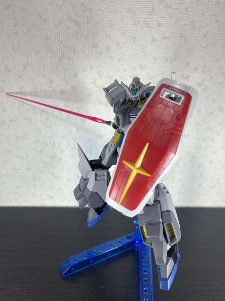 お決まりのポーズ笑改めて見るとシールドのディテール半端ないですね笑