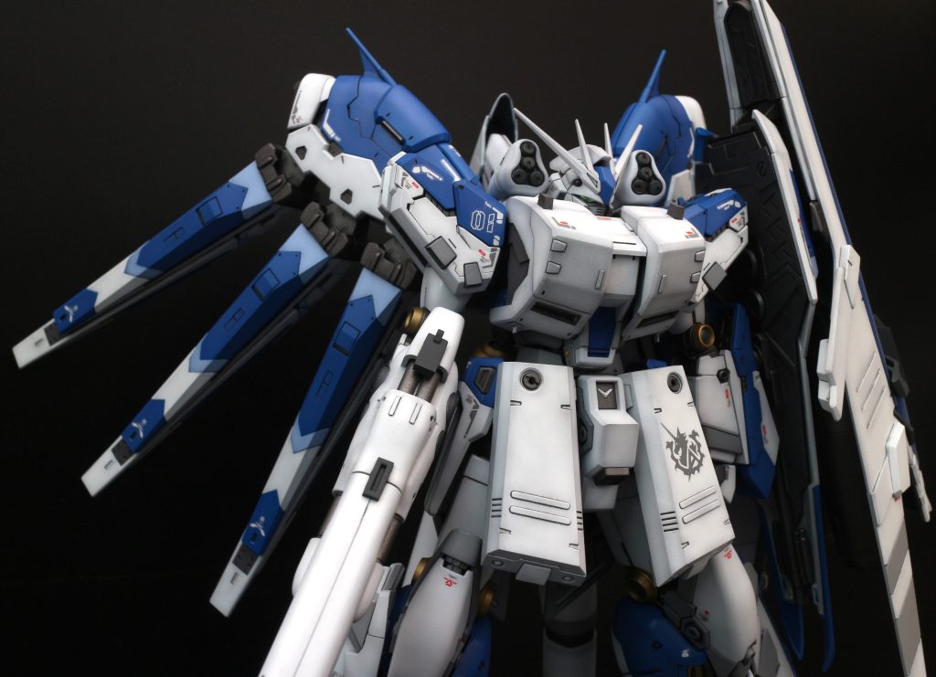 キットとしては成型色分割は完璧に近いですが、金型分割的に食い切りやバリが立っているところがちょっと多めな印象でした。ヒケとともに丁寧に処理するといい感じになります。可動とインナーフレームの出来は間違いなく傑作です。