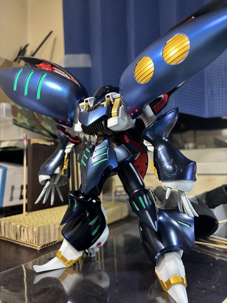 最初ボディを白にしたんですが違和感あり過ぎダサすぎ問題で色を黒に変更