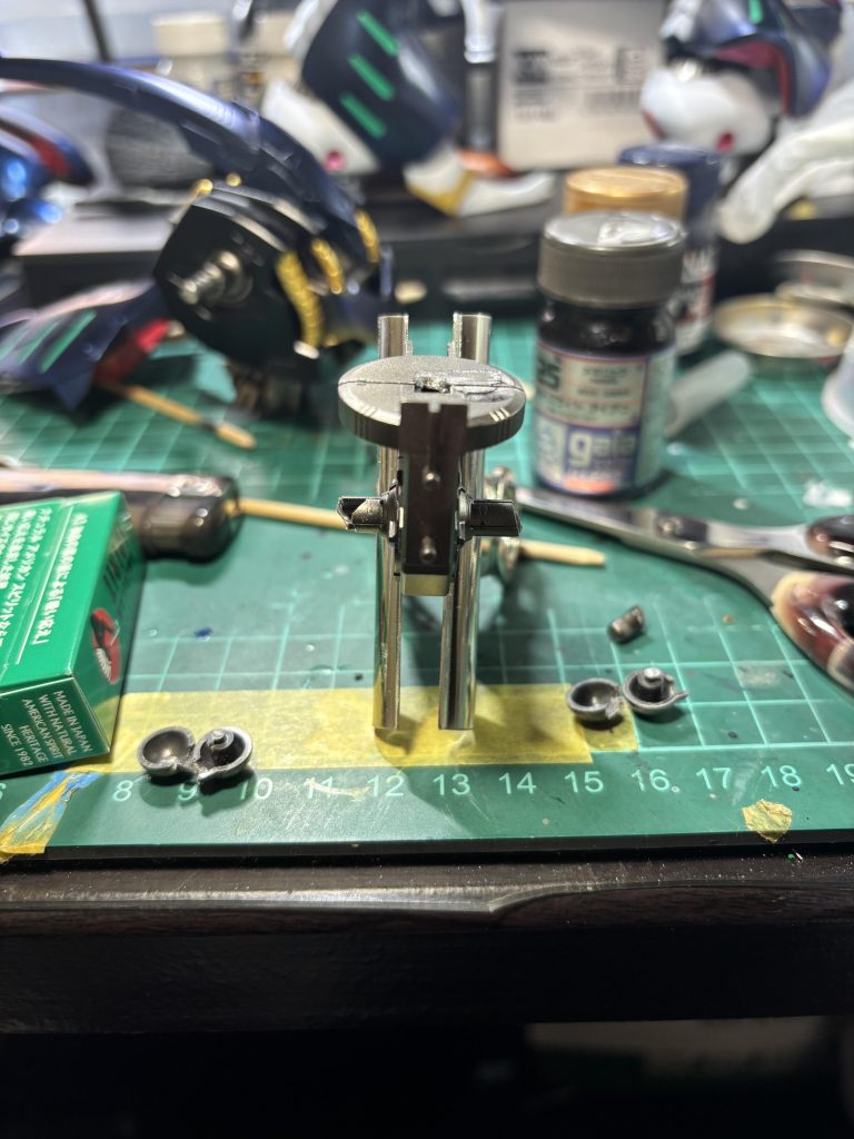 あとはデカールや！ってなりバラそうとしたら腰ボールジョイント全部破損するというミラクル😭😭😭