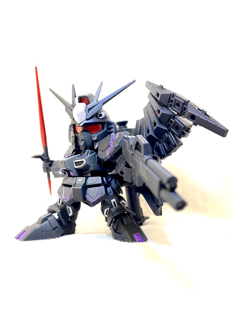 通常のデュアルアイもロイヤルメタレッドでシールを塗装しました。デザインナイフでシールを切り取って塗装後に貼り付けています。
