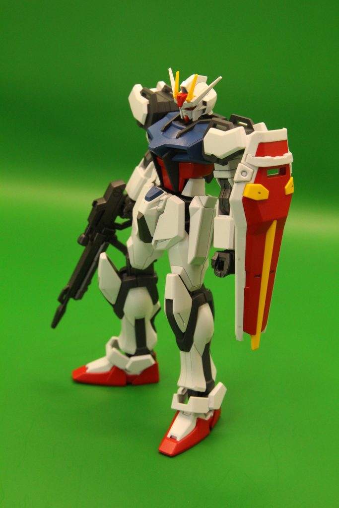 初めの投稿は通称「生ストライク」。原作ではほぼ最序盤しか登場していませんが、アーケードの連ザでは定番低コスト機体。盤面で試合を支える名機体だったので、個人的にはエールストライクより愛着があります(笑)