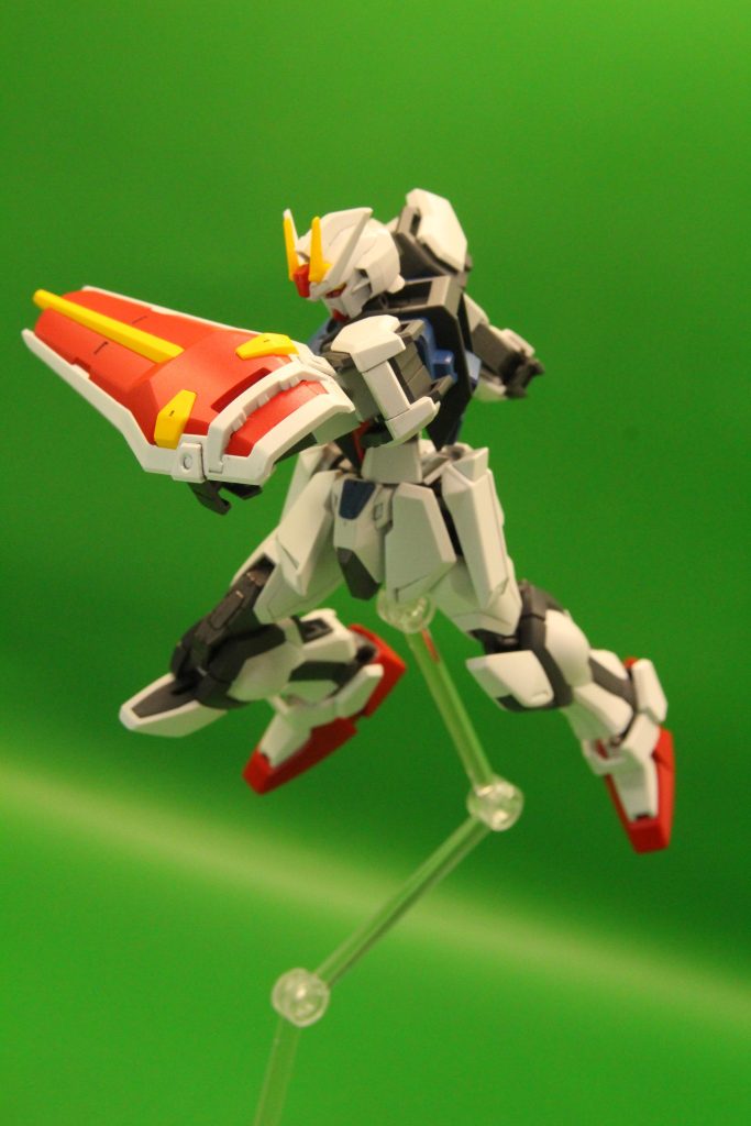 生ストライクの横格闘。地味にめちゃくちゃ強かったなぁ。このモーションをご存じの方は当時ゲームセンターに通っていたはず。