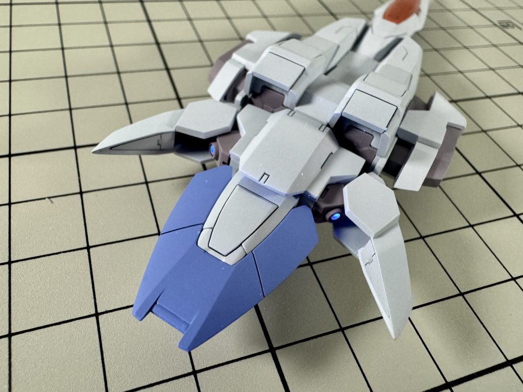 テール部にスラスター(グレー)を自作パーツで追加。