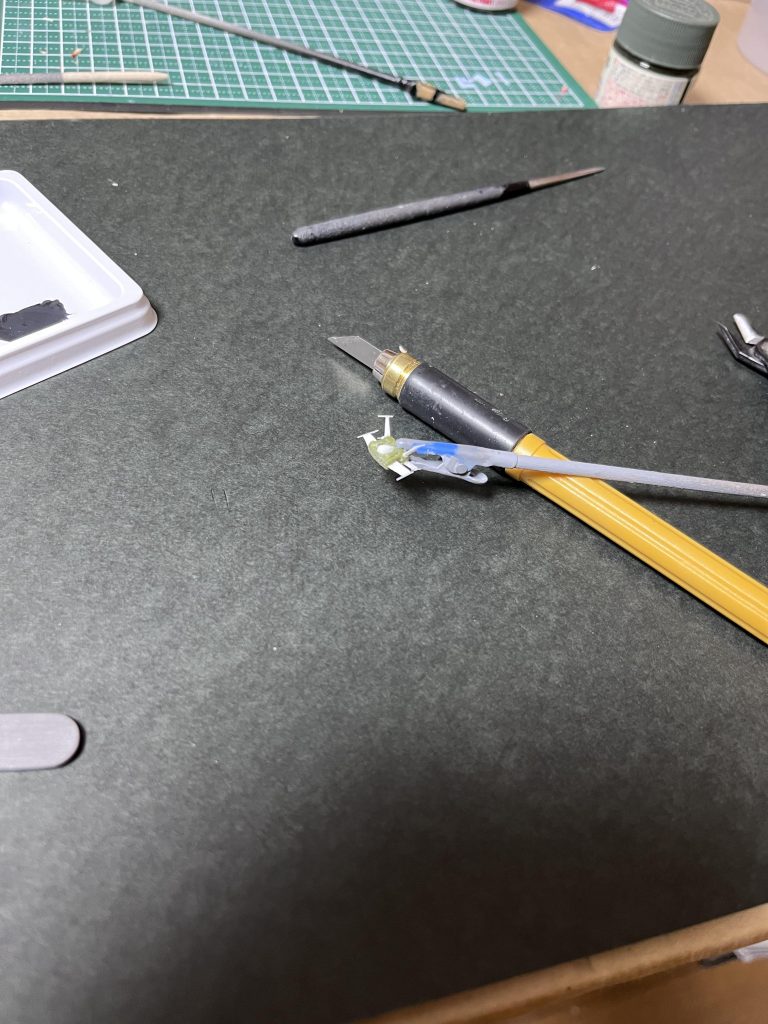 こだわりは翼の端っこの棒(？)を翼と面一で付けてます。接着後にカットしました。