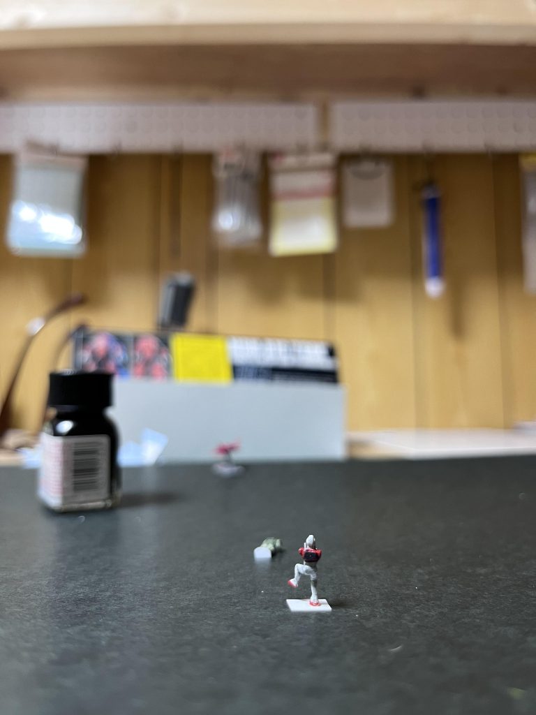 速度が速いので、一瞬であんなに遠くにいきます。