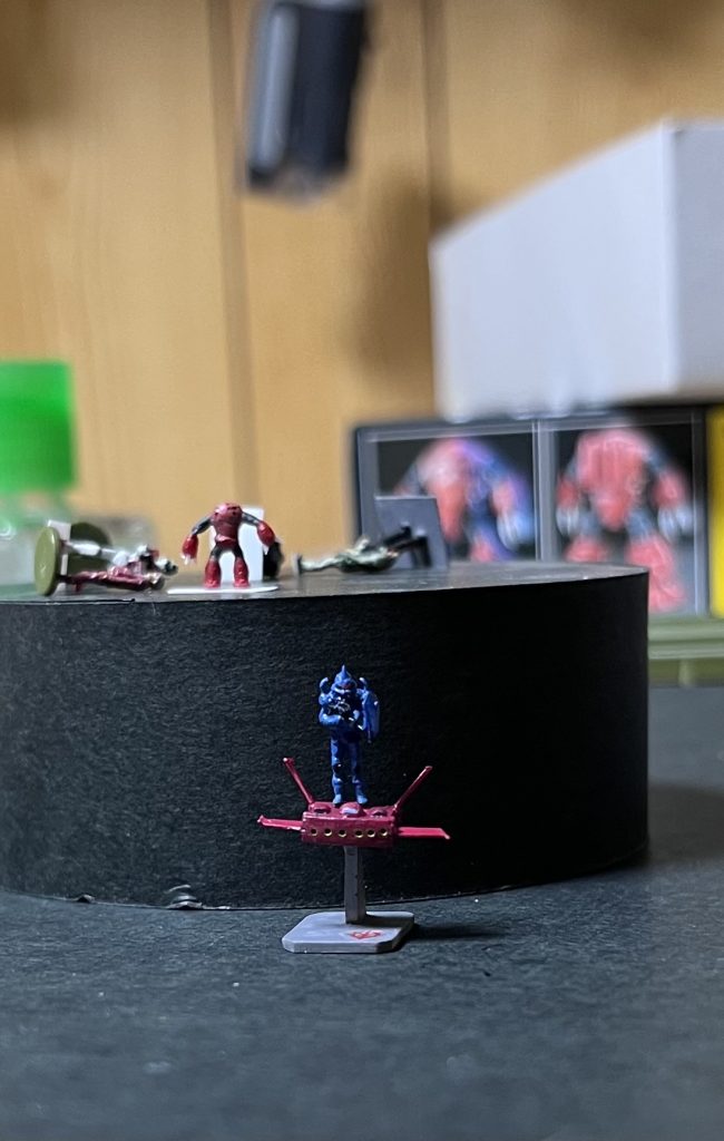 アタシがバレーボールやってきて、1番嫌いな感情は諦めること(zaku-kao8)人生、諦めることで救われることもあるけど、コレはと思ってることは諦めちゃダメ(zaku-kao8)プラモデルは色々やってて諦めることの方が多いけど...アタシが諦めないと決めてることは、バレーボールと、お友達との約束(zaku-kao8)ここで知り合った皆さんに告ぐ!アタシ達!この先10年...いや20年...いや50年...目が見える限り!指が動く限り!ガンプラ作り続けるわよだわよ(zaku-kao5)!