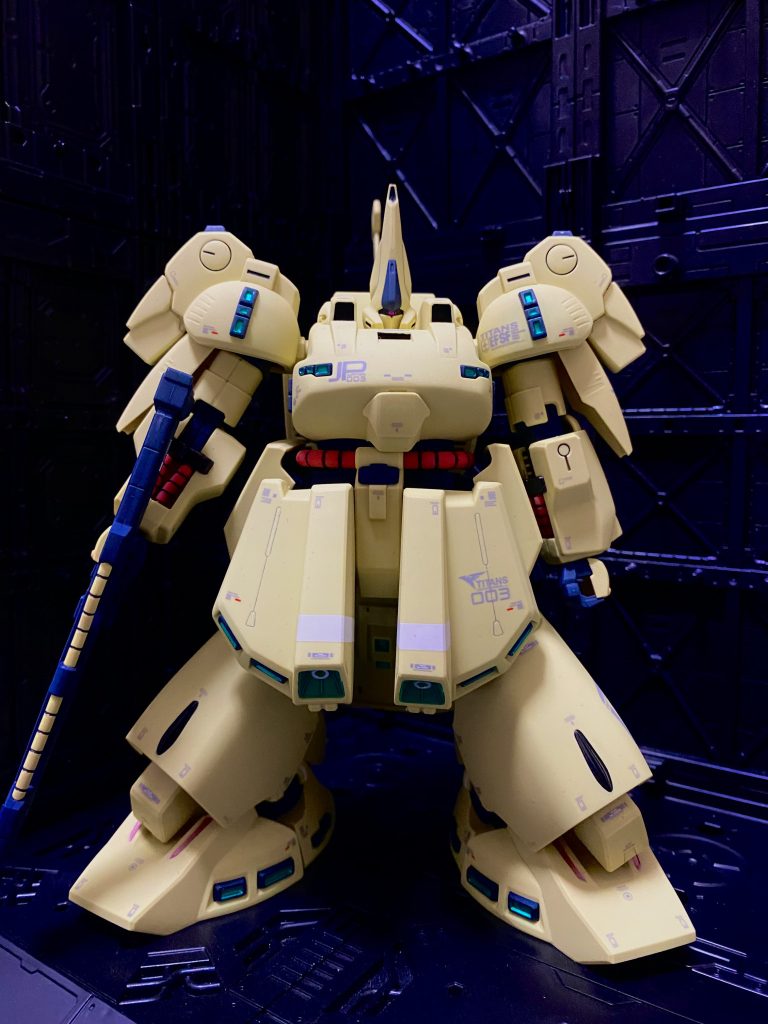 完成したのがこちら!手を加えたのは・バーニア部の塗装(メタリックグリーン)・肩・膝部分塗装(ブラック)・水転写デカール各所・つや消しトップコートこれぐらいのお手軽仕上げにしました。それにしてもジュピトリスの機体はどれもクセが強くていいですね!  クマさんもキット化されたし、この勢いでジ・Oの後継機タイタニアもお願いしたいところ。