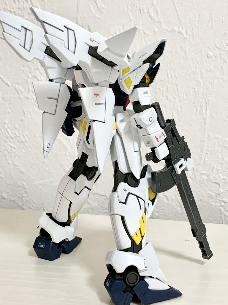 バックショットです。前回けっこう皆さんからコメントを頂いていたのですが、全て消失しました。バニシングガンダムの名前は伊達じゃない!