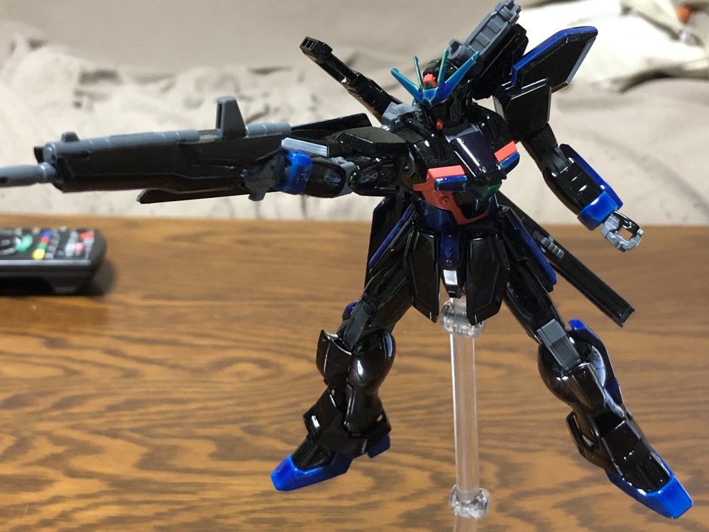 黒と青を中心にして一部だけデフォルトカラーにしてあります。