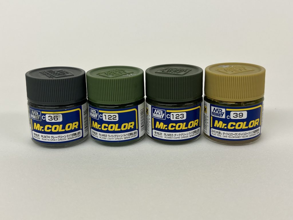 渋めの色で塗ろうと塗料を選んでいたら、図らずもドイツの機体色縛りになってしまった
