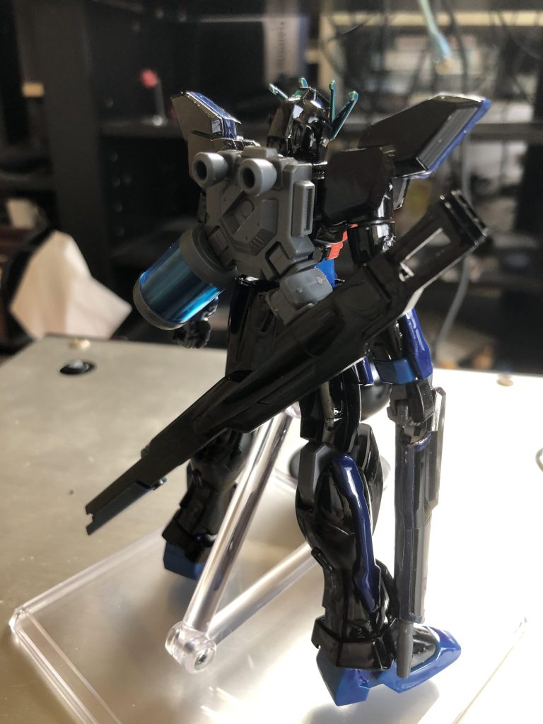 完成時に既に後ろのリフレクターが2枚分ポッキリいってたのですがブンドドしてるうちに残りの2枚もポッキリしたので別パーツをくっつけて改造。