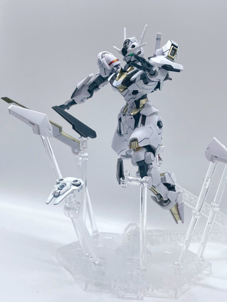 天ハナとか大好きなので　白と金で塗れば大体満足です。