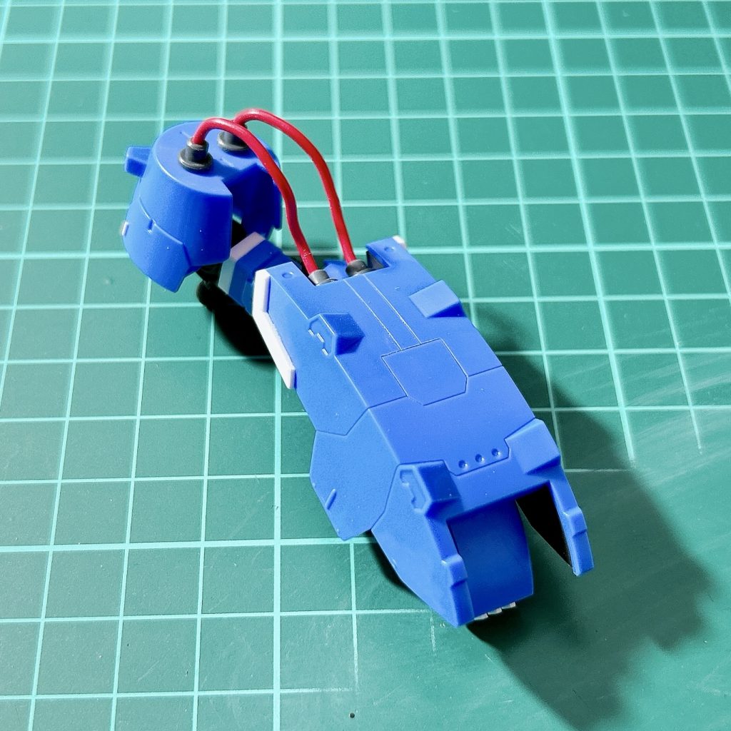 【制作過程③】大型腕鎧ほぼアスタロトリナシメントの腕鎧のままですが、少しだけディテール追加などをしています。肩から延びる赤いケーブルがお気に入り♪♪