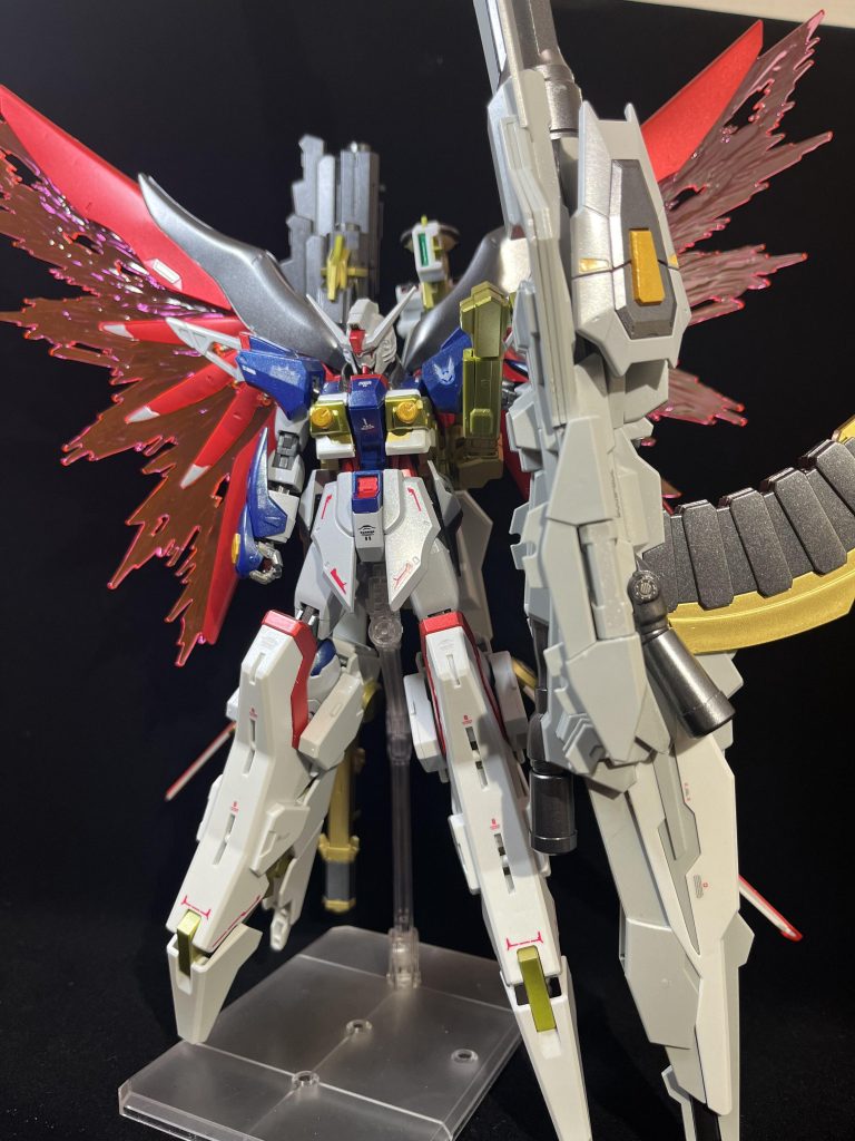 HGのサイズとは思えない大迫力装備です。