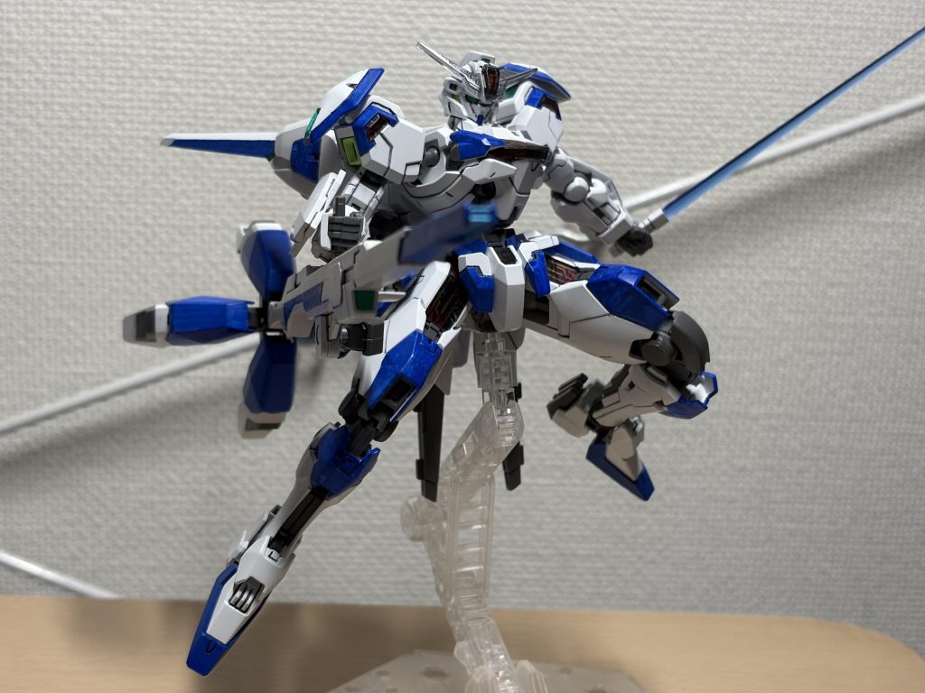 ですが、そもそも片手でも箒ライフルはポージング難しい件w