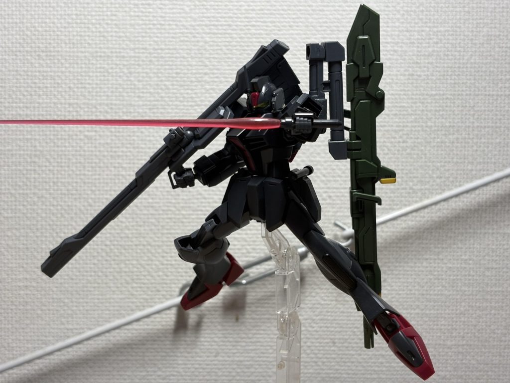 アグニの収納状態でも、アームの角度調整でポージングの邪魔にならないようにアグニを逃がせるのが個人的に大好評!