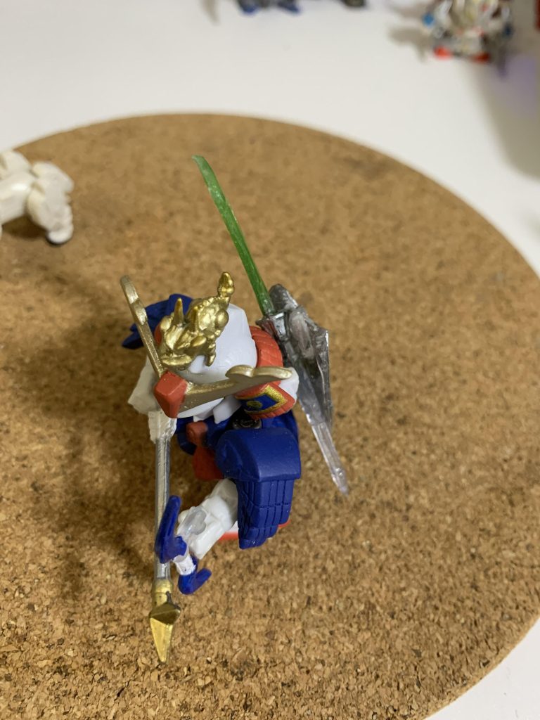 盾は薙刀ホルダーにもなってますなんかおさまったから使ってるって感じです