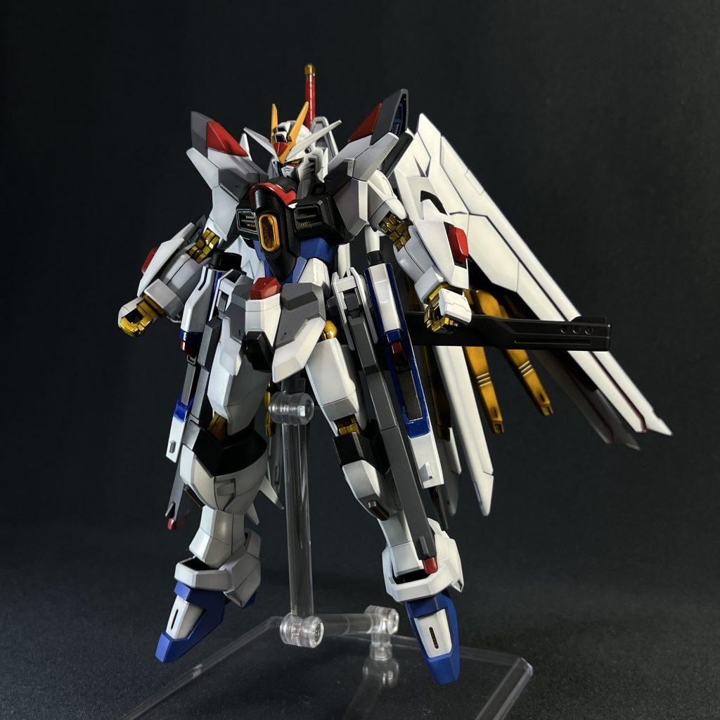 ガンプラが、複雑な改造を要さず、塗装するだけでめちゃくちゃカッコよく作れる様になって、改造苦手な自分としては良い時代になったと感謝しています。ここまでご覧いただきありがとうございます。 Youtubeの方にも製作動画等上げてますので、よろしければご覧ください。マイティーストライクフリーダムを全塗装したぞ！ https://youtu.be/R3p9VYLQdDg