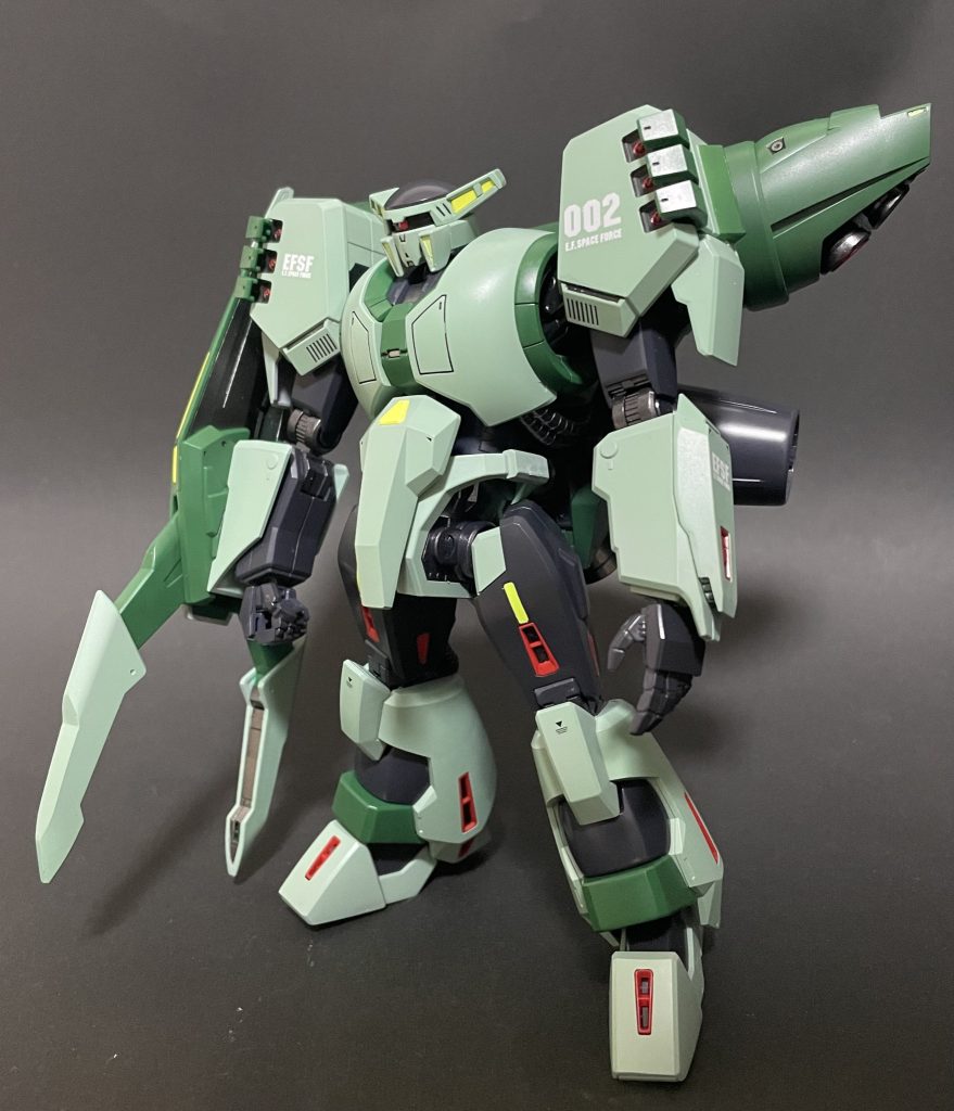 トップヘビーな独特なシルエット