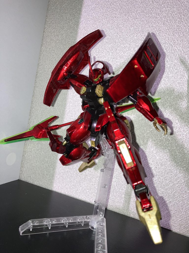 使用した塗料はブラック部:水性　焼鉄色ゴールド部:タミヤ　アクリル　ゴールドレッド部:Mr.colorつや消しブラック(ミス)→光沢ブラック→タミヤ　エナメル　クロムシルバー→タミヤ　アクリル　クリアレッド液晶部:蛍光クリアー