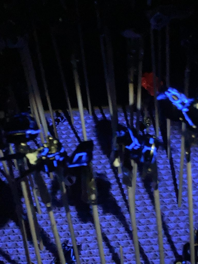 部屋を暗くしての作業でしたがテンションは上がりました。 