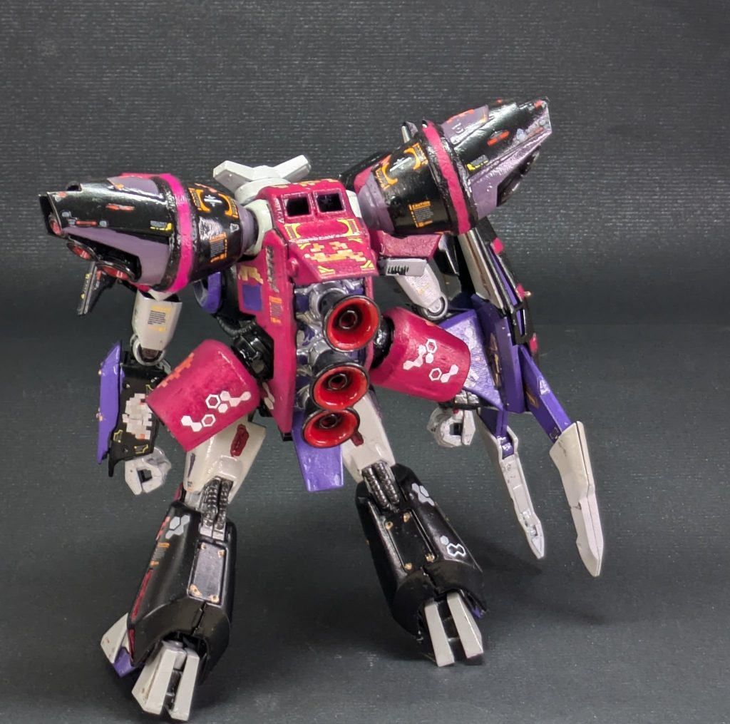 バックパックはターナーの苺色で塗装、結構目につく色だから、自分的にはかなり成功