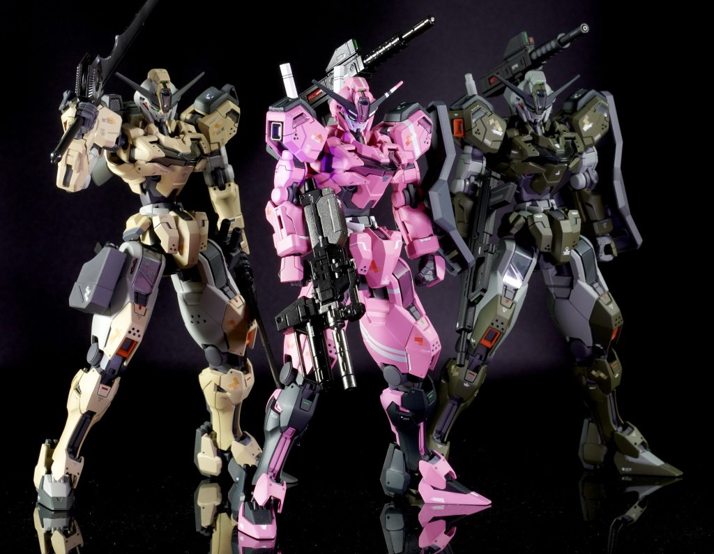 制作中は全く意識してなかったのですが、左:フカ次郎真ん中:レン右:エムさんカラーリングがチーム「LPFM」になっている、、となるとピトフーイも作らないと、、制作するならイメージは固まっているのですぐ完成できるかとけど、一旦キャリバーンからは離れたいと思います