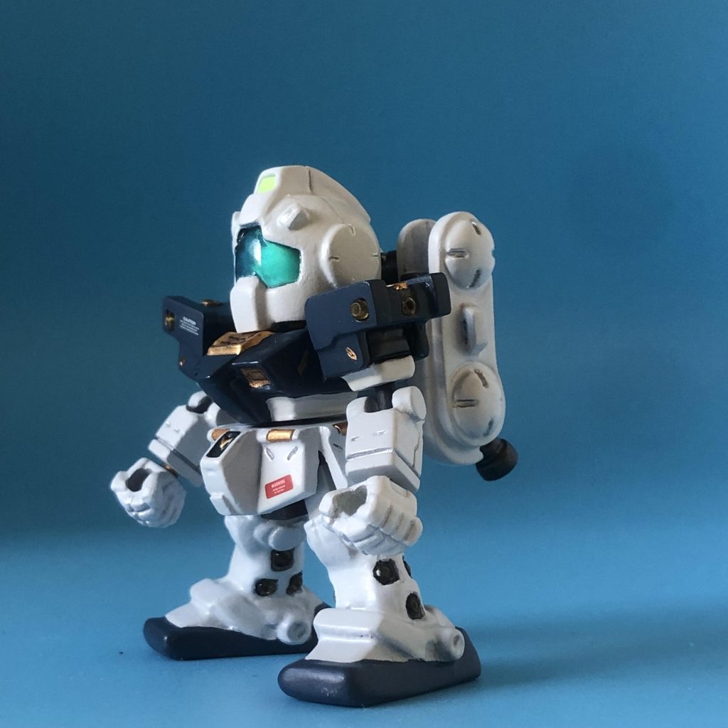 全体像です。頭部以外はガンダム・ヘッドと変わらずです。