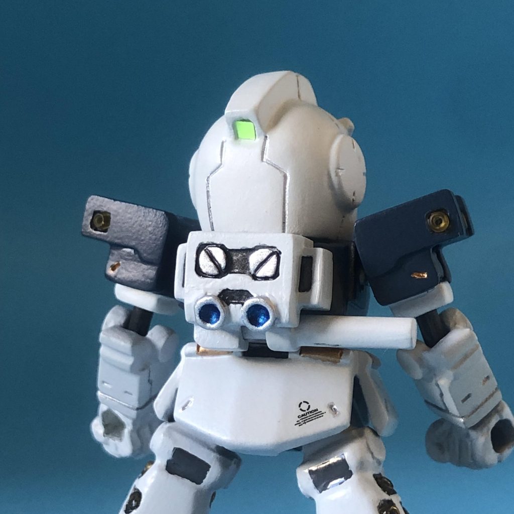 バックパックは、サンダーボルト版の大きい物以外に、普通の物も制作し差し替えできるように！サーベルもマウントできます。