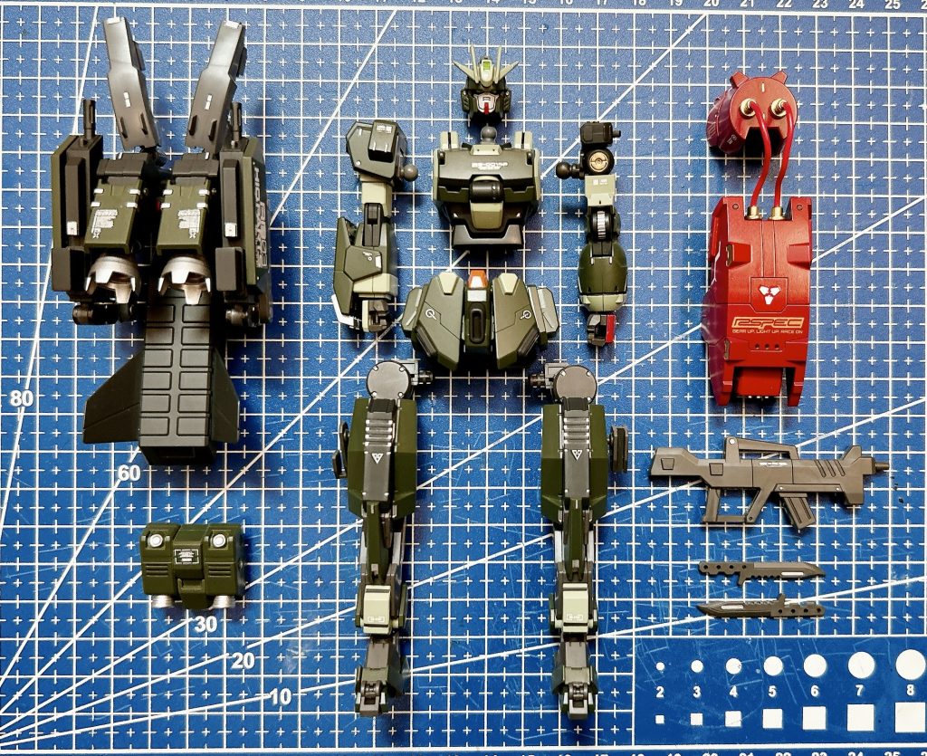 【完成前の儀式】これくらいのパーツ量がちょうどいいw