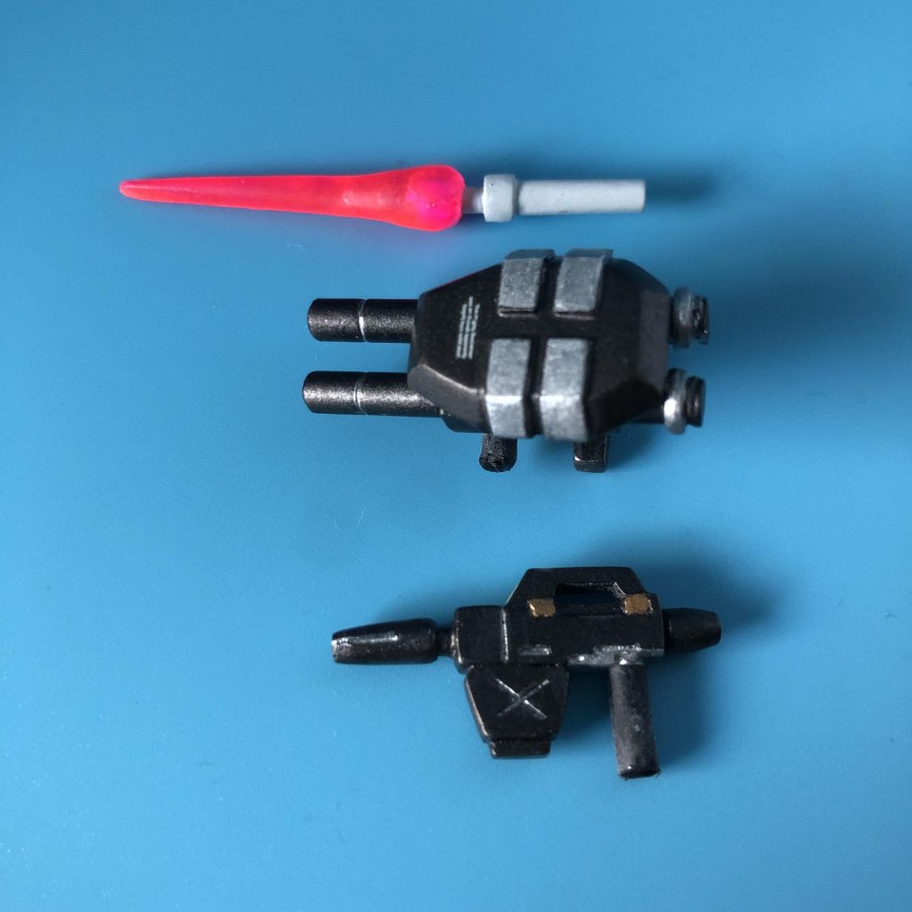 武器は、ビームライフル、2連装ビームライフル、ビームサーベル。