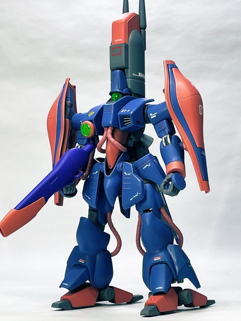HG ガザCをガザDカラーに全塗装。ガザDのカラーがガザの嵐隊専用カラーなのかどうかわかりませんが、ガザDはガザの嵐隊の印象が強かったのでその設定で。つーかガザガザうるさい説明すみません。