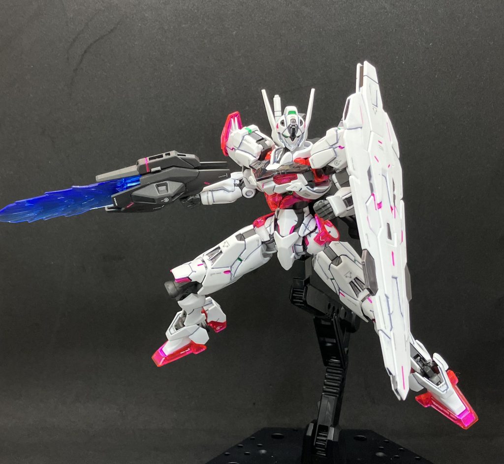 今回は各部スジ彫りや段差を彫り直したのみ。頭部のバルカンを開口しています。