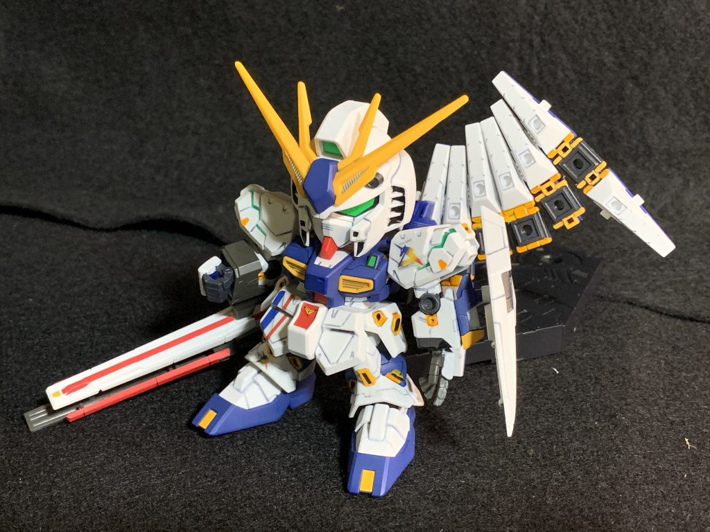 フィンファンネルとロングレンジフィンファンネルの同時装備です。