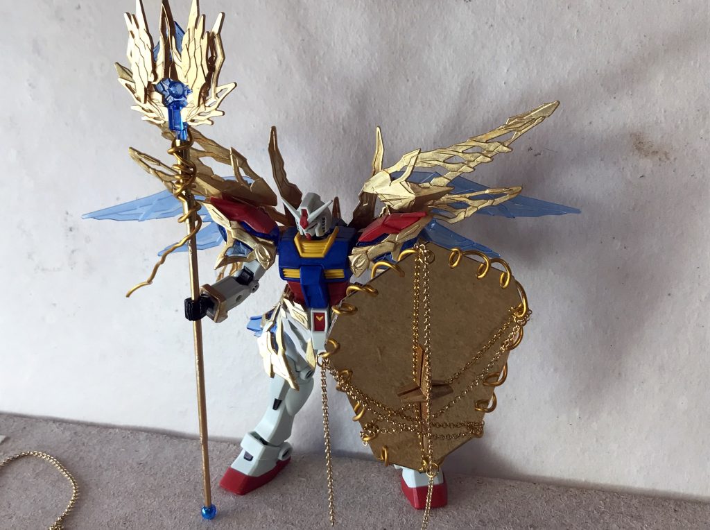 斜め上から・・・おっほーーーーやっぱ金ええわあ・・・笑 武器は聖闘士星矢好きのわたくしとしてはやっぱりあれですよあれ・・・城戸沙織お嬢様のアテナクロスの武器ですよ、あれを意識しました、あれなんて言いましたっけね?爆笑 実際は芭蕉扇みたいな扇でしたね、SDの世界では?