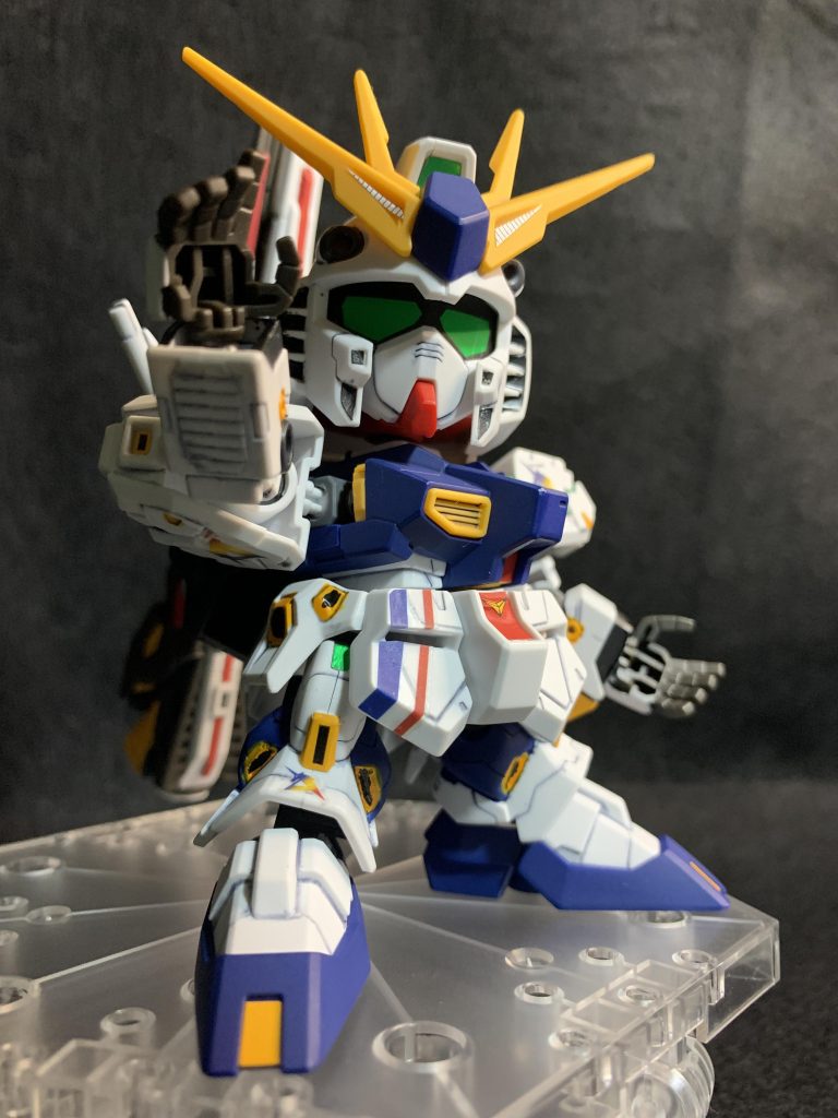 1時間に1回腕が上がり空を指さすシーンが見れました。