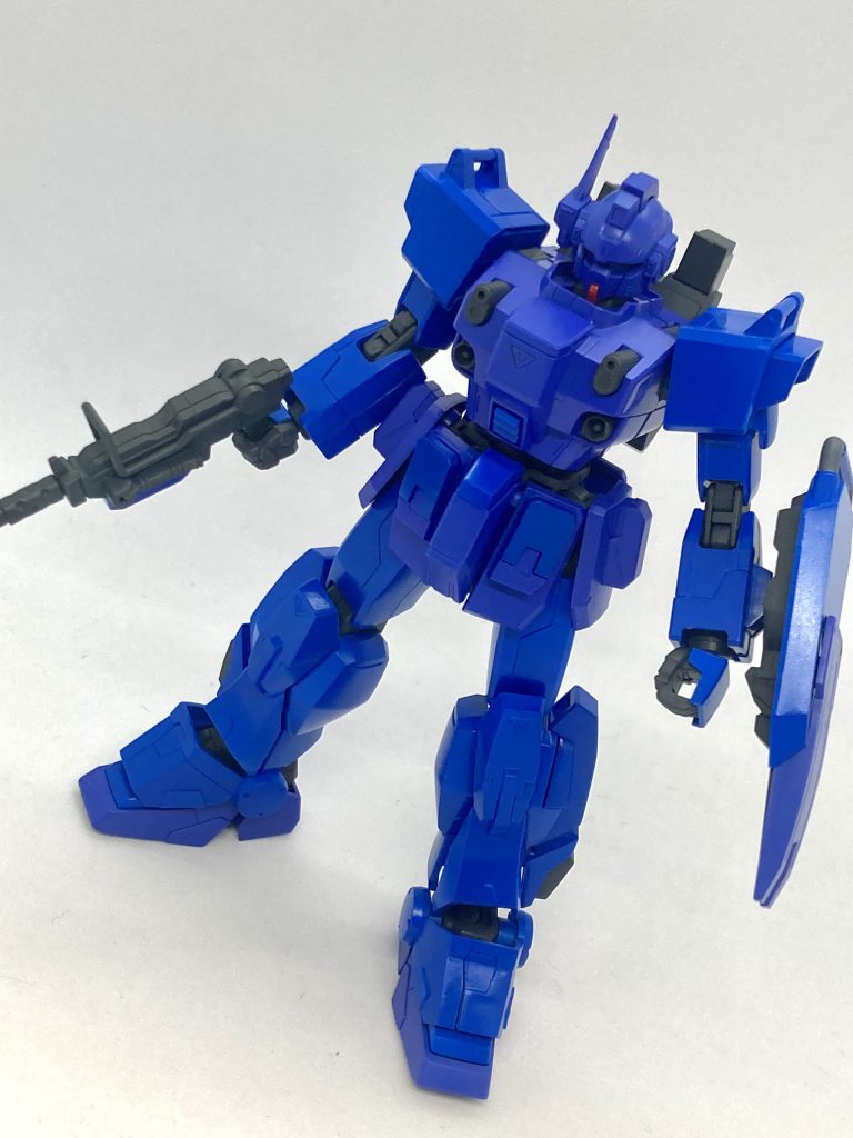 デカール貼り付け・ウェザリング前の状態。やっぱり単色で塗装したようにしか見えない…